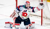 Pardubický brankář Roman Will v 6. semifinále Sparta -Pardubice