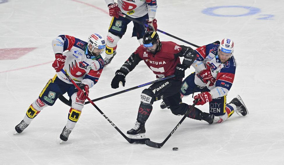 Patrik Poulíček, Michael Špaček, John Ludvig