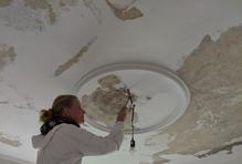 Původní výmalby byly zcela poničené vlhkostí, a tak je bylo potřeba kompletně zrestaurovat.