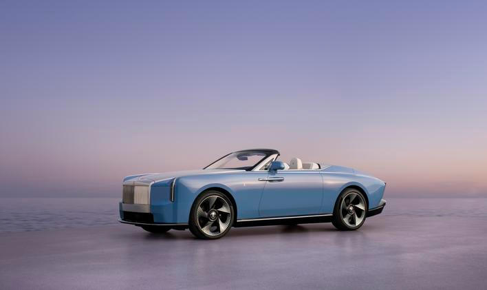 Rolls-Royce představil nové zakázkové auto: kabriolet Project Nightingale.