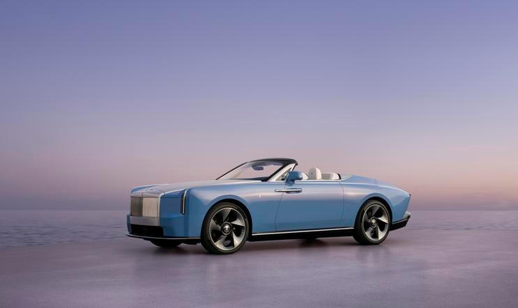 Rolls-Royce představil nové zakázkové auto: kabriolet Project Nightingale.