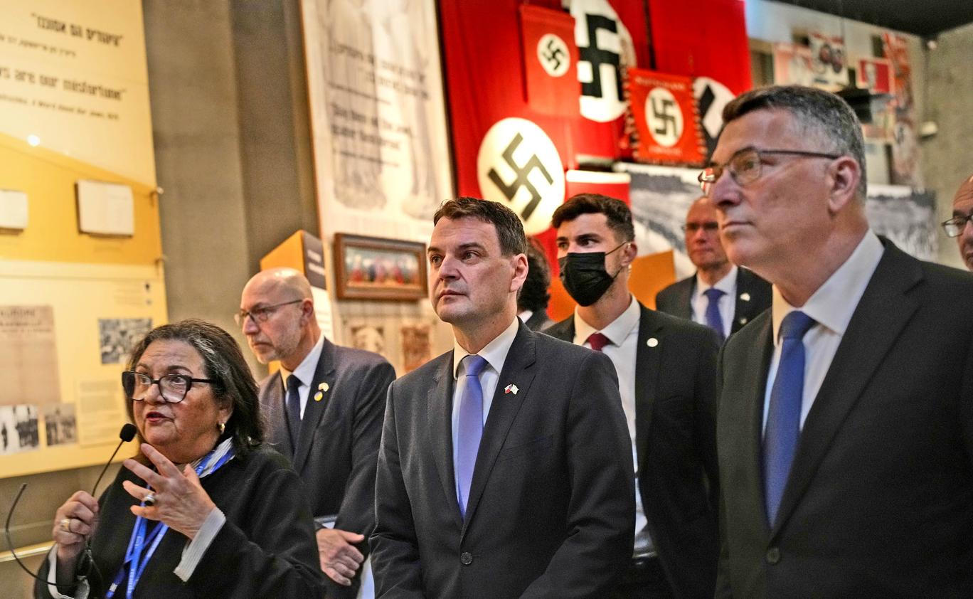 Sirény, ticho a ostrá slova: Macinka v den Jom ha-šoa v Izraeli