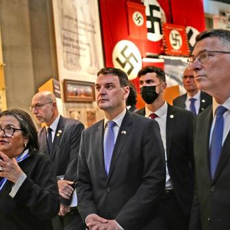 Sirény, ticho a silná slova: Macinka v Izraeli během Dne holokaustu