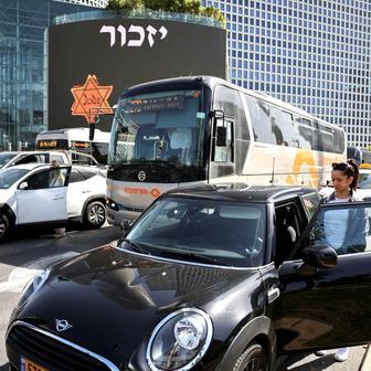 Sirény, ticho a silná slova: Macinka v Izraeli během Dne holokaustu