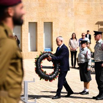 Sirény, ticho a silná slova: Macinka v Izraeli během Dne holokaustu