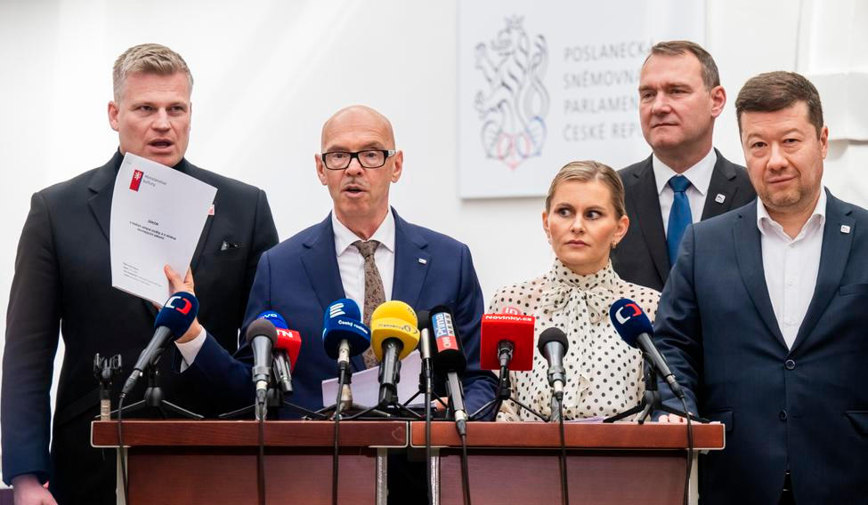 ČR-vláda-média-sněmovna-FASTPIX, Poslanecká sněmovna