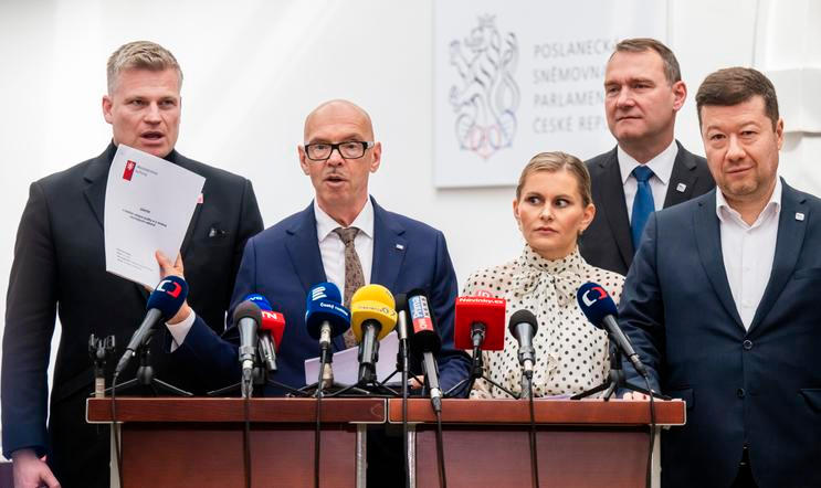 ČR-vláda-média-sněmovna-FASTPIX, Poslanecká sněmovna