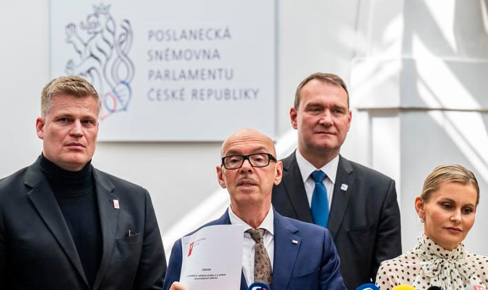 ČR-vláda-média-sněmovna-FASTPIX, Poslanecká sněmovna