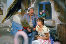 Naďa Konvalinková a Jaroslav Moučka v televizní pohádce Zlaté pometlo (1976).