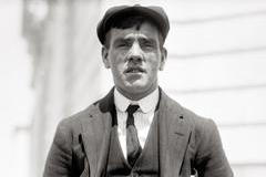 Frederick Fleet sloužil na Titaniku a jeho potopení přežil.