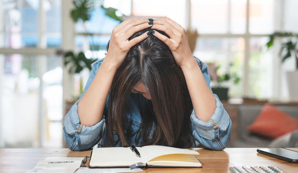 Ilustrační snímek / Dluh / Dluhy / Exekuce / Finance / Rodinný rozpočet / Chudoba / Stres