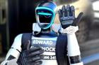 Ve Varšavě se objevil robot, který se odmítá chovat jako „jen stroj“. 