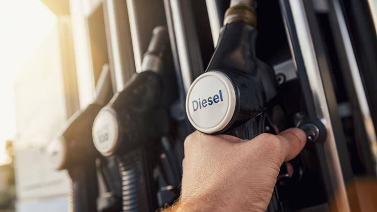 Nafta diesel ilustrace