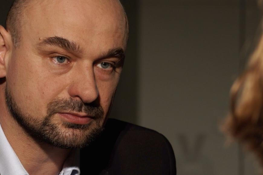 „Hoši!“ Sněmovna jednala, Babišův muž se omluvil z pracovních důvodů a šel fandit