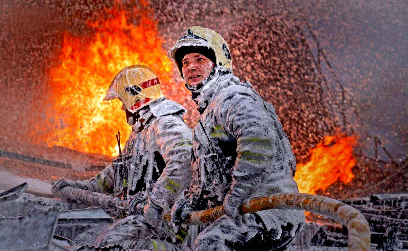 Ukrajina v plamenech: rozsáhlý noční úder zasáhl tři velká města