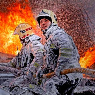 Ukrajina v plamenech: rozsáhlý noční úder zasáhl tři velká města