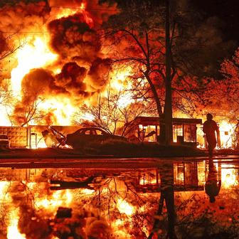 Ukrajina v plamenech: rozsáhlý noční úder zasáhl tři velká města