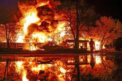 Ukrajina v plamenech: rozsáhlý noční úder zasáhl tři velká města