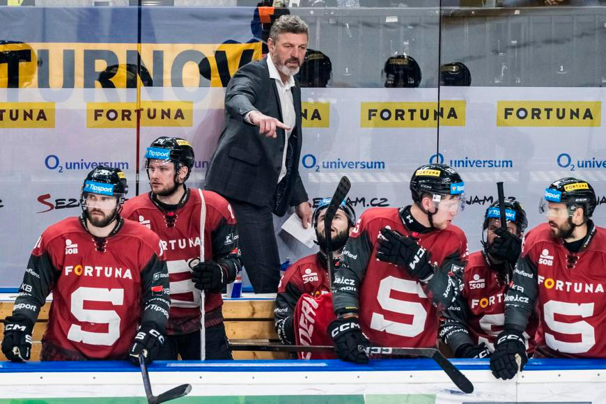 Smekám, ale jedno je ve Spartě dál tragické, říká Richter. Dědkovi prý chybí soudnost