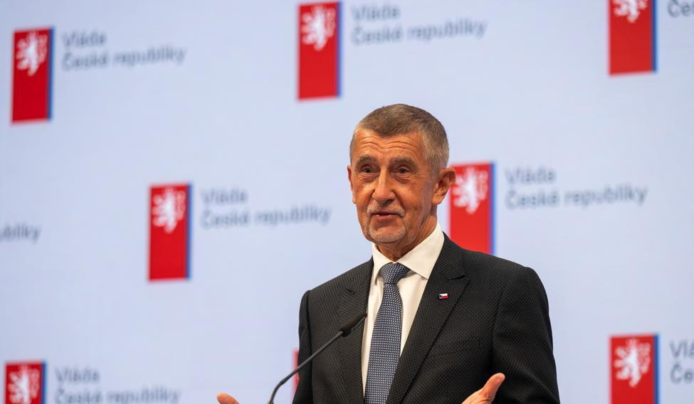 Andrej Babiš, premiér, politik, gesto