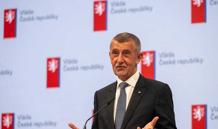 Andrej Babiš, premiér, politik, gesto