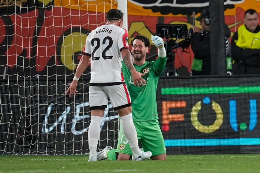 Řecké naděje zhasly. Fotbalisté Atén senzaci nedotáhli, Česko má jisté místo v LM