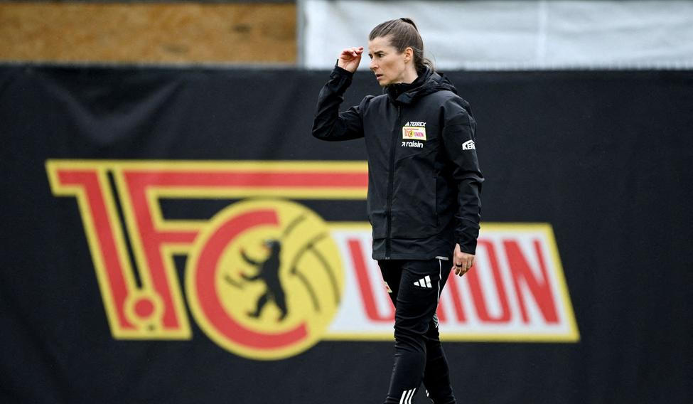 Marie-Louise Etaová na tréninku bundesligového týmu Unionu Berlín
