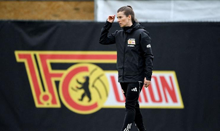 Marie-Louise Etaová na tréninku bundesligového týmu Unionu Berlín