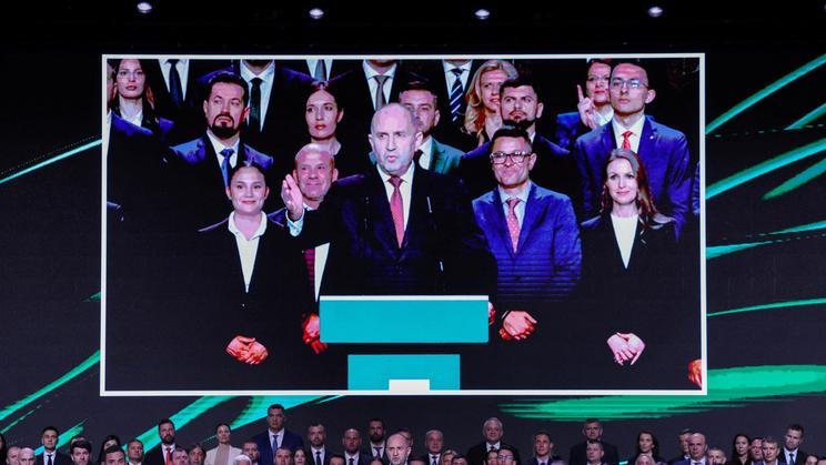 Bývalý bulharský prezident a lídr koalice Progresivní Bulharsko Rumen Radev během volebního shromáždění 