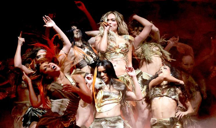  Škoda tyhle fotky minout: Picasso výhodně, vévodkyně kuchařkou nebo pěsti ve tmě