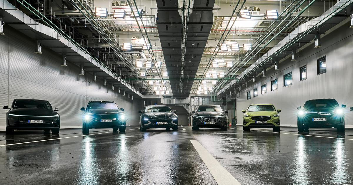 Může se řidič v mlze spolehnout na senzory? Test ukázal ohromné rozdíly mezi auty, čínské pohořelo