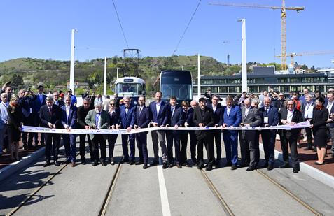 Most se začal budovat v roce 2022. Stavba se ale prodloužila, původně měla být hotova už loni.