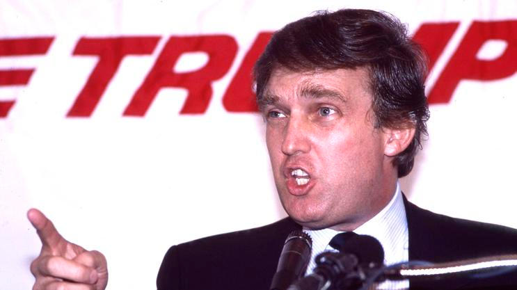 Donald Trump (na archivním snímku z konce 80. let) již v roce 1987 nastolil otázku, proč USA platí za obranu zemí, které si ji mohou dovolit financovat samy.