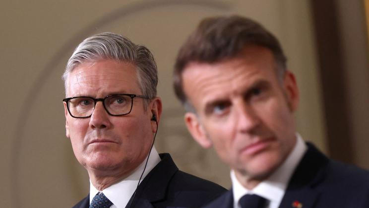 Britský premiér Keir Starmer s francouzským prezidentem Emmanuelem Macronem.