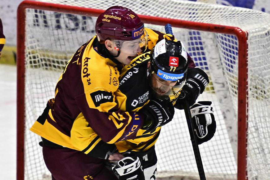 Litvínov dvakrát dotahoval, první zápas baráže vyhrál v prodloužení