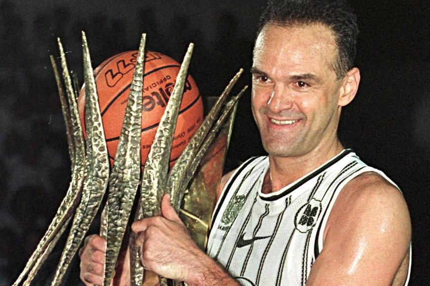 Světový basketbal smutní. Výkony zesnulé legendy překonal jen LeBron James