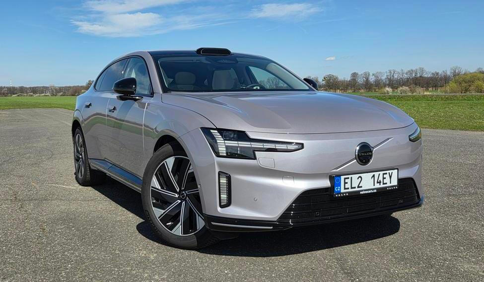Volvo ES90 je nejnovějším přírůstkem do švédské elektrické rodiny.