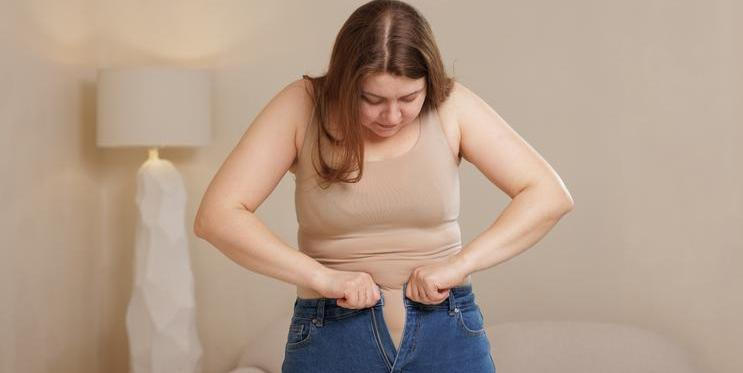 Existují i neviditelní nepřátelé, kteří dokážou zablokovat spalování tuků, změnit vaše chutě a doslova přepsat nastavení vašeho metabolismu.