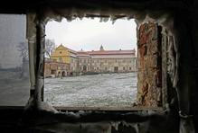 Poláky, Zámek, Karlovarsko, Miloš Dempír, bývalý kastelán, majitel, opravuje zchátralý zámek, 