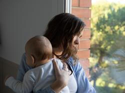 „Tady bude dětský pokoj,“ říkával Viktor a ukazoval na prosluněnou místnost s výhledem do údolí. 