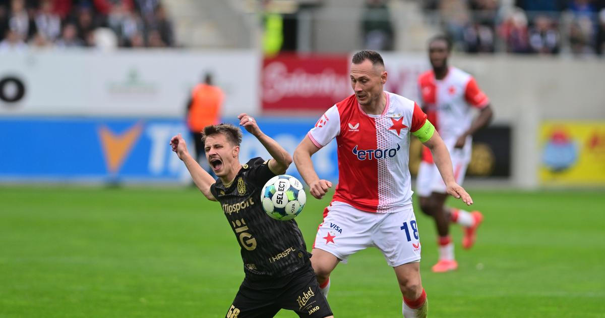 Slavia vybouchla v Hradci, Bořil byl po zkratu vyloučen. Liga dostala novou zápletku