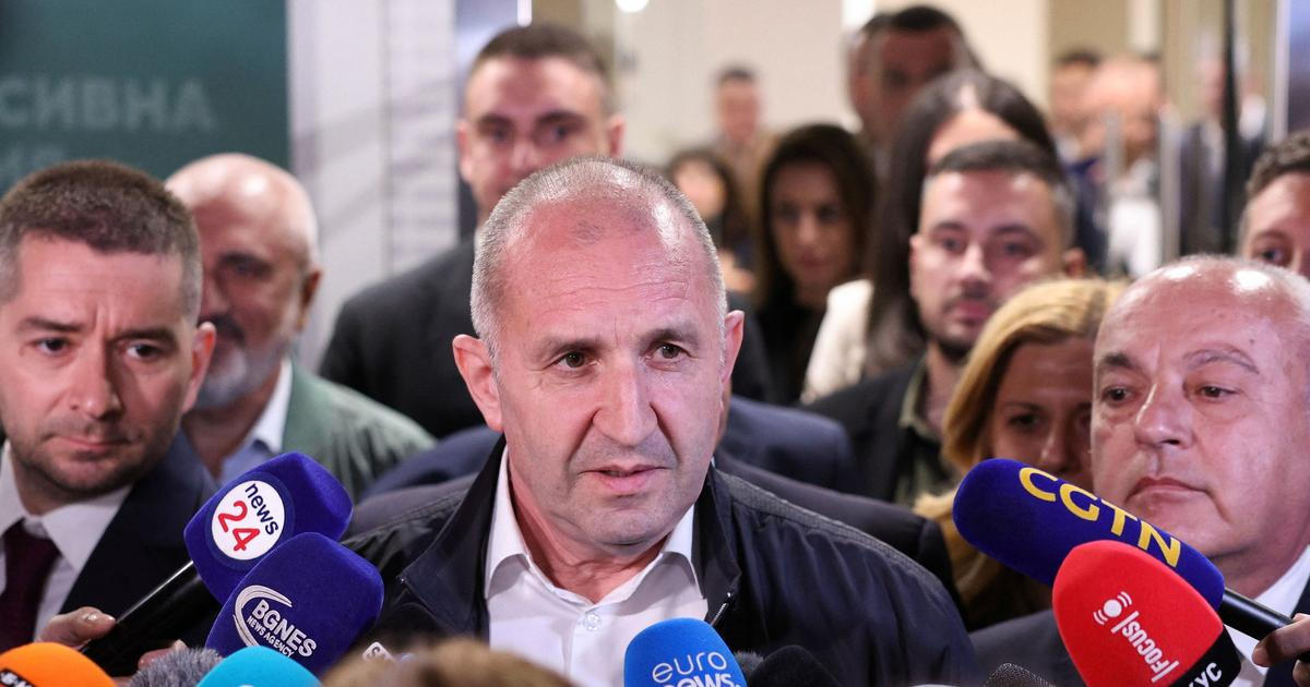 Strana proruského exprezidenta Radeva vítězí v bulharských volbách