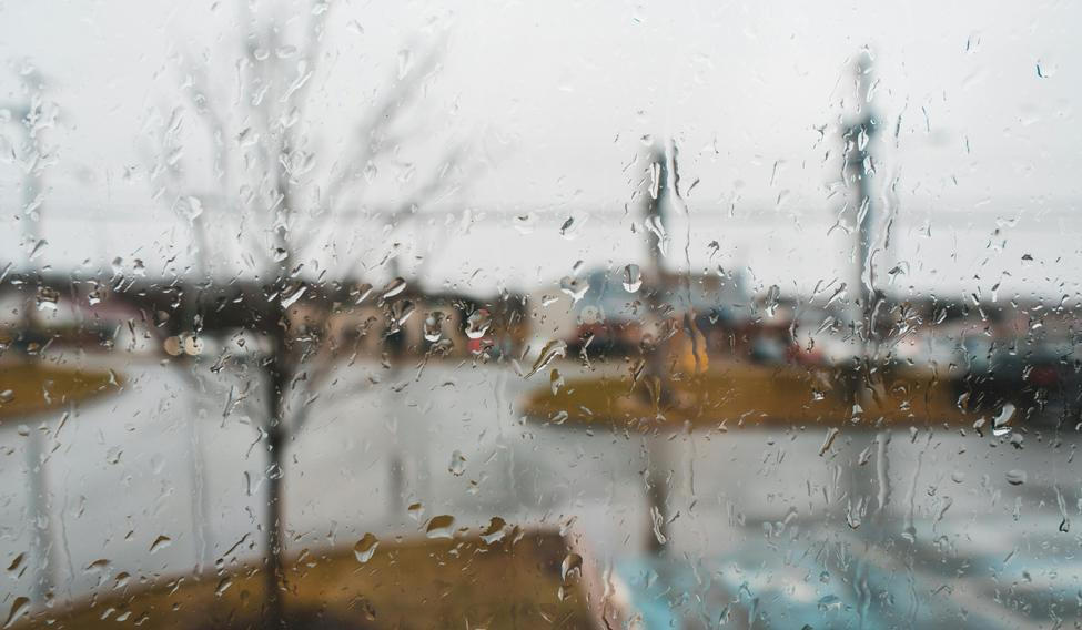 Ranní teploty se na začátku týdne udrží slabě nad bodem mrazu, ve středu v místech s vyjasněním a uklidněním větru klesnou na minus čtyři stupně. (Ilustrační foto)