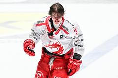 Petr Sikora po bitce na konci druhého finále Pardubice - Třinec