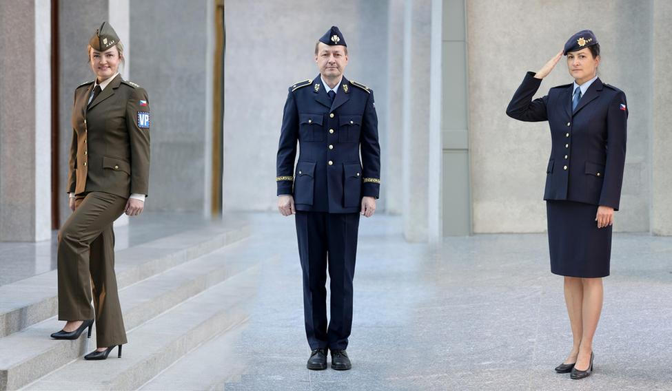 Armáda ČR ukázala nové uniformy, mají vycházet z tradic československé armády.