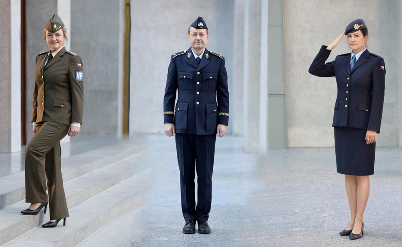 Armáda ČR ukázala nové uniformy, mají vycházet z tradic československé armády.