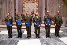 Dosavadní vojenský stejnokroj podle armády neodpovídá co do střihu i použitých materiálů současným nárokům.