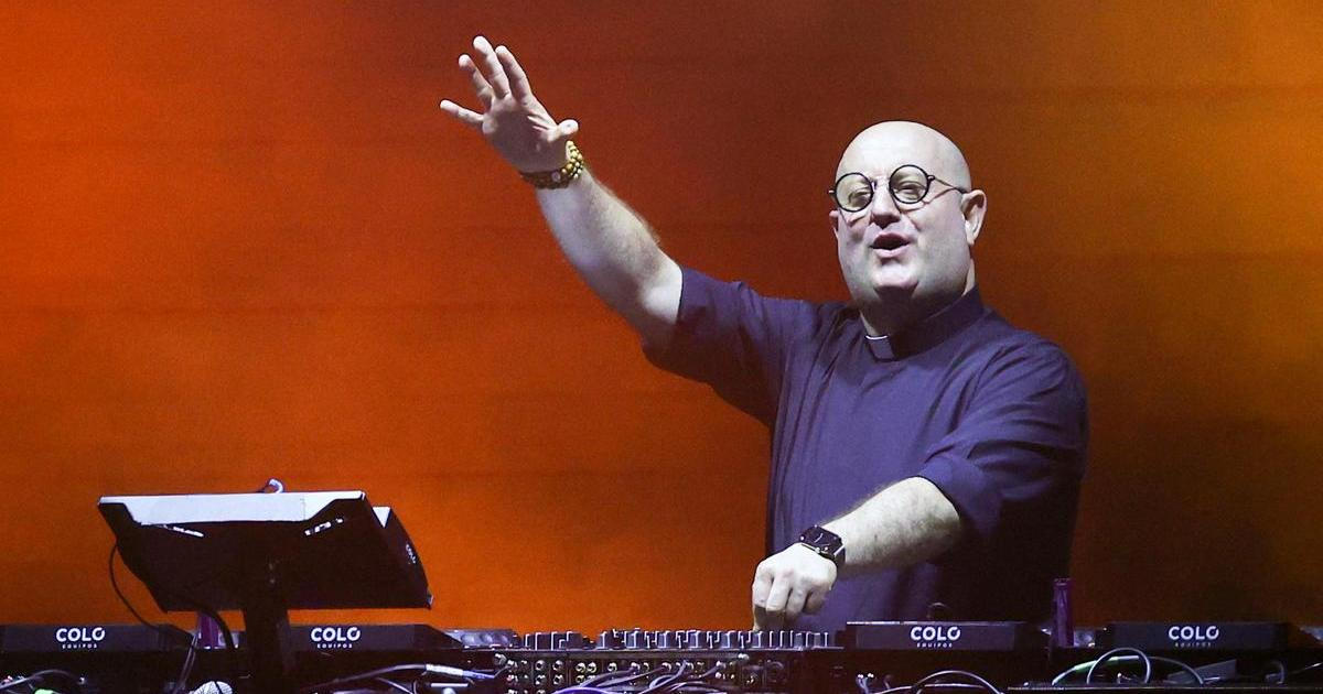 Argentina si připomněla úmrtí papeže Františka. DJ Padre zmixoval jeho promluvy s technem