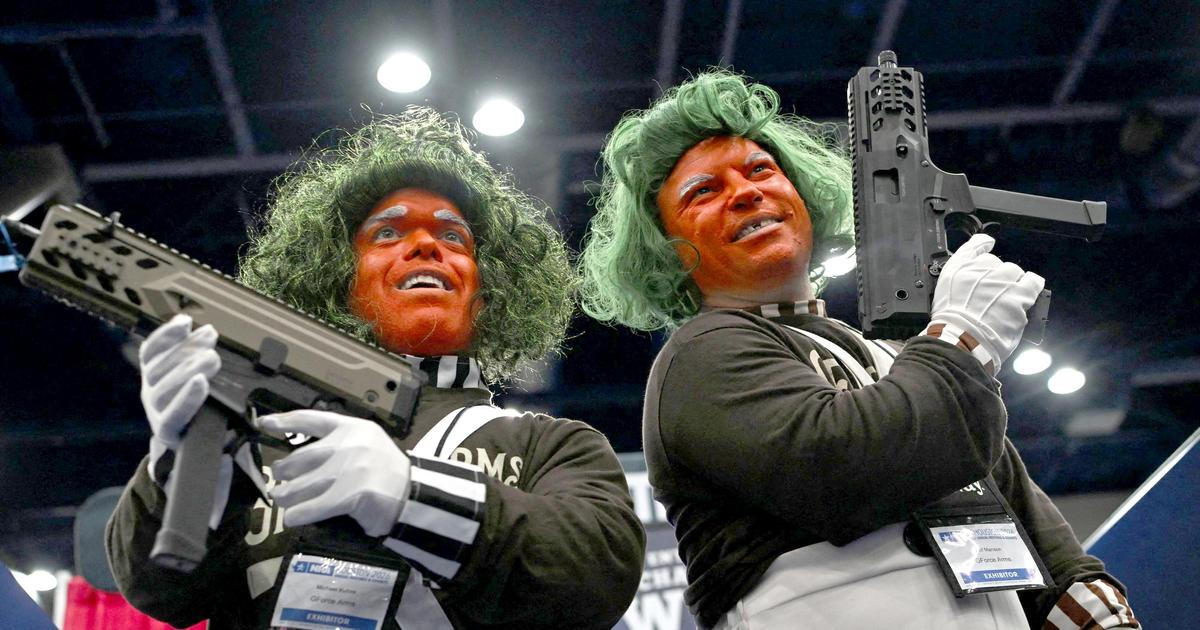 Zbraně jako zábavný spektákl: lobby majitelů zbraní v USA ukazuje svůj vliv