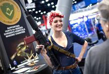 Zbraně jako spektákl: lobby majitelů zbraní v USA ukazuje svůj vliv